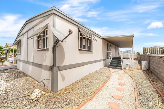 4684 Royal Ridge Way, Las Vegas, NV 89103
