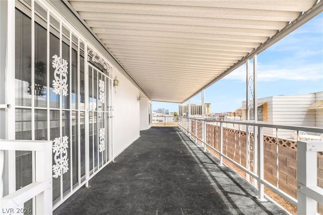 4684 Royal Ridge Way, Las Vegas, NV 89103