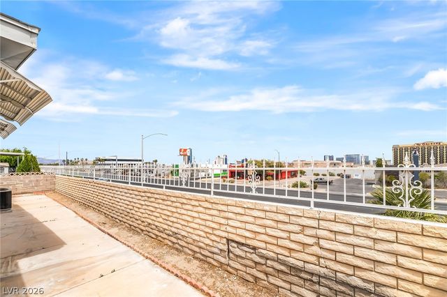 4684 Royal Ridge Way, Las Vegas, NV 89103