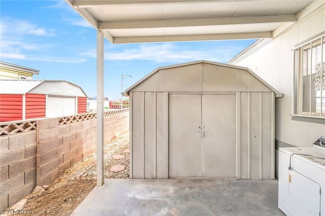 4684 Royal Ridge Way, Las Vegas, NV 89103