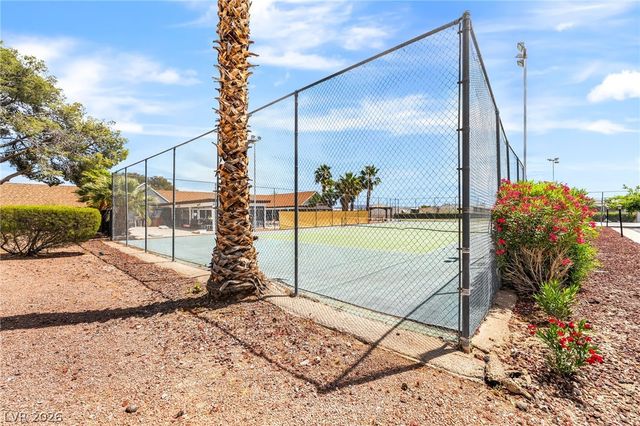 4684 Royal Ridge Way, Las Vegas, NV 89103