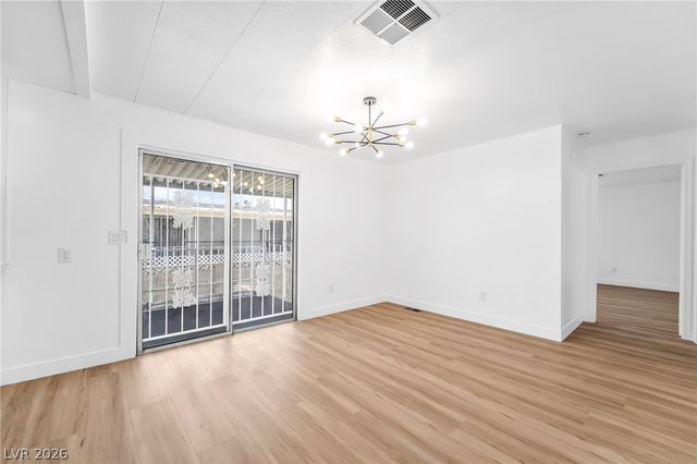 4684 Royal Ridge Way, Las Vegas, NV 89103