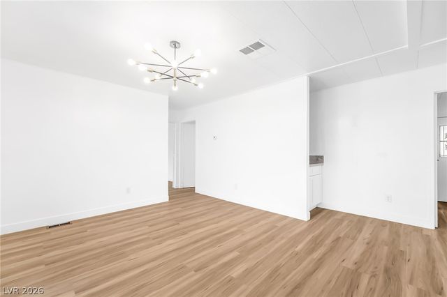 4684 Royal Ridge Way, Las Vegas, NV 89103
