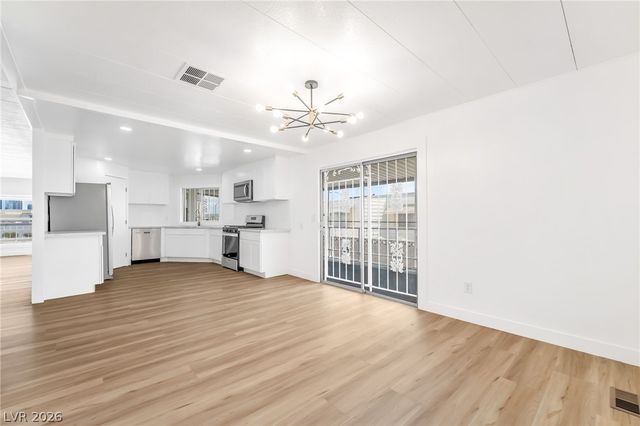 4684 Royal Ridge Way, Las Vegas, NV 89103