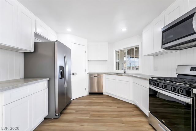 4684 Royal Ridge Way, Las Vegas, NV 89103