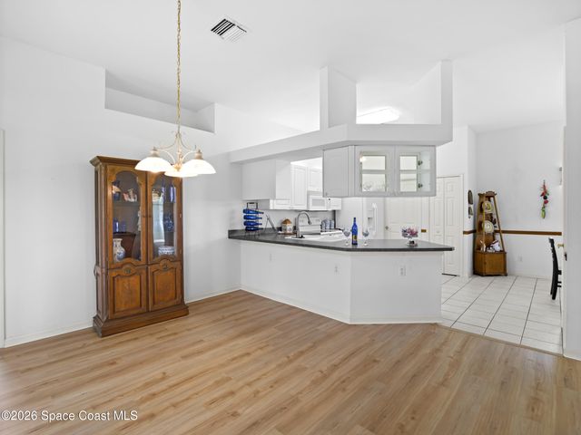 107 Larchmont Terrace W, Sebastian, FL 32958