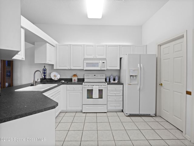 107 Larchmont Terrace W, Sebastian, FL 32958