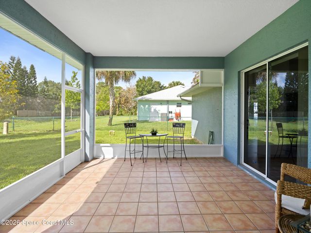 107 Larchmont Terrace W, Sebastian, FL 32958