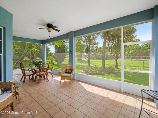 107 Larchmont Terrace W, Sebastian, FL 32958