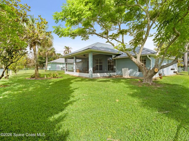 107 Larchmont Terrace W, Sebastian, FL 32958