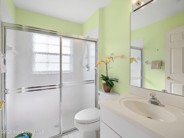 107 Larchmont Terrace W, Sebastian, FL 32958