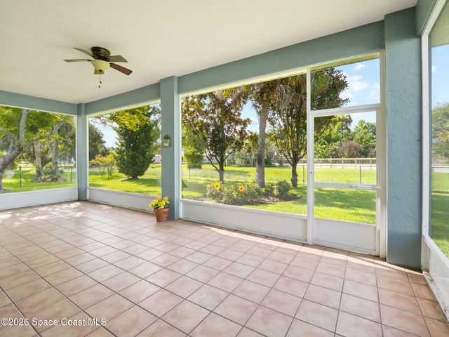 107 Larchmont Terrace W, Sebastian, FL 32958
