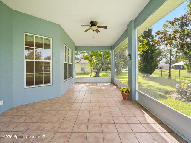 107 Larchmont Terrace W, Sebastian, FL 32958