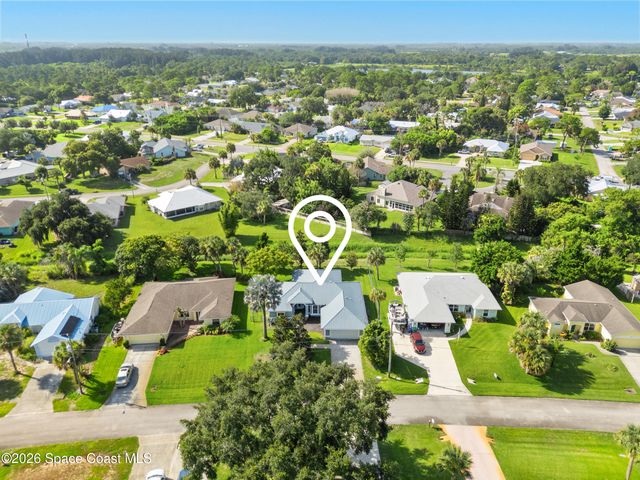 107 Larchmont Terrace W, Sebastian, FL 32958