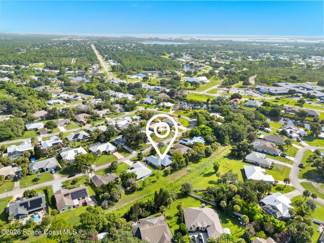 107 Larchmont Terrace W, Sebastian, FL 32958