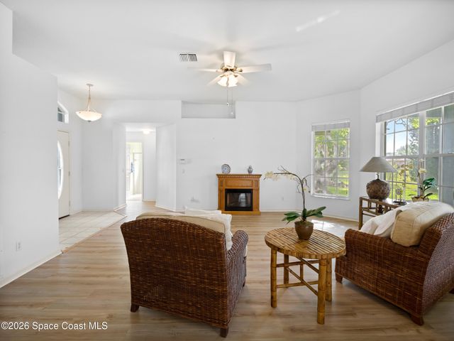 107 Larchmont Terrace W, Sebastian, FL 32958