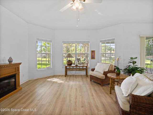 107 Larchmont Terrace W, Sebastian, FL 32958
