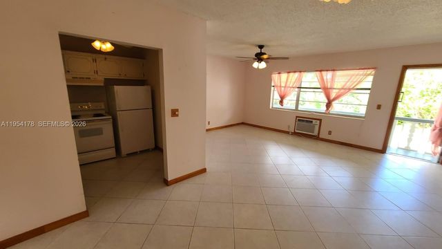 135 Coventry F 135, West Palm Beach, FL 33417