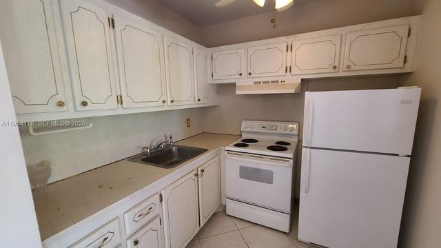 135 Coventry F 135, West Palm Beach, FL 33417