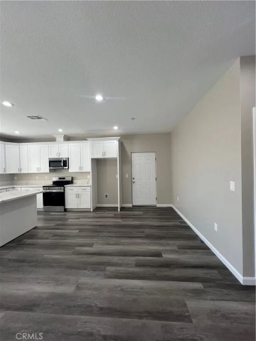 40546 172nd Street East, Lake Los Angeles, CA 93525