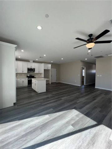 40546 172nd Street East, Lake Los Angeles, CA 93525