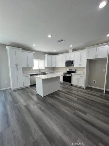 40546 172nd Street East, Lake Los Angeles, CA 93525