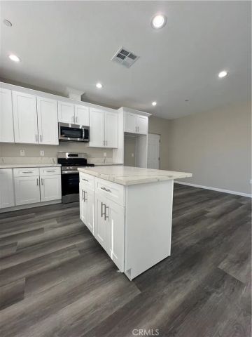 40546 172nd Street East, Lake Los Angeles, CA 93525