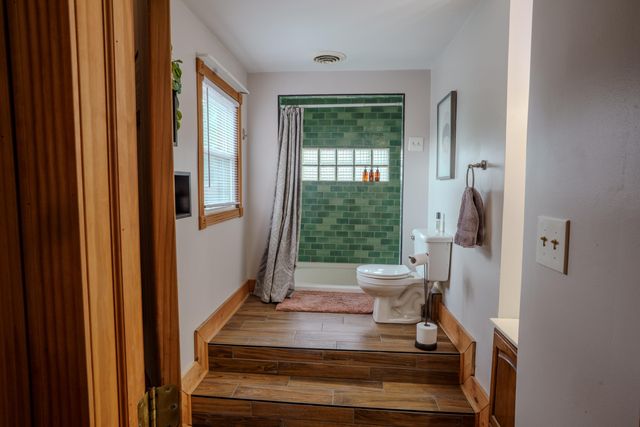 405 E Chicago Street, Valparaiso, IN 46383