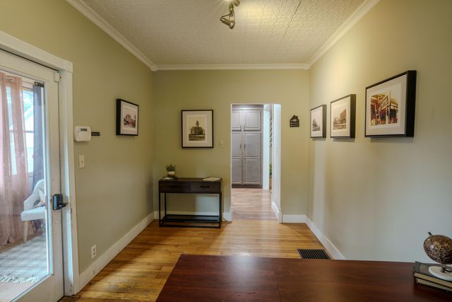 405 E Chicago Street, Valparaiso, IN 46383