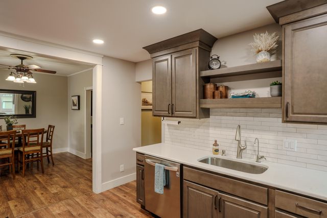 405 E Chicago Street, Valparaiso, IN 46383