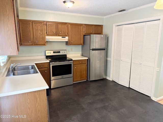 2907 Cedar Creek Road E, Greenville, NC 27834