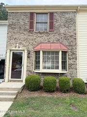 2907 Cedar Creek Road E, Greenville, NC 27834
