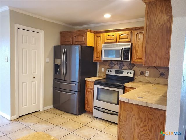 902 Church Avenue, Troy, TX 76579