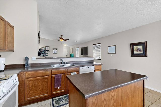 3717 LUCID MEADOWS Drive NE, Rio Rancho, NM 87144