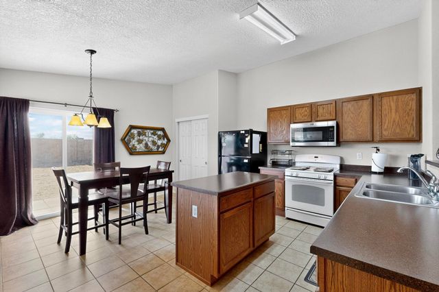 3717 LUCID MEADOWS Drive NE, Rio Rancho, NM 87144