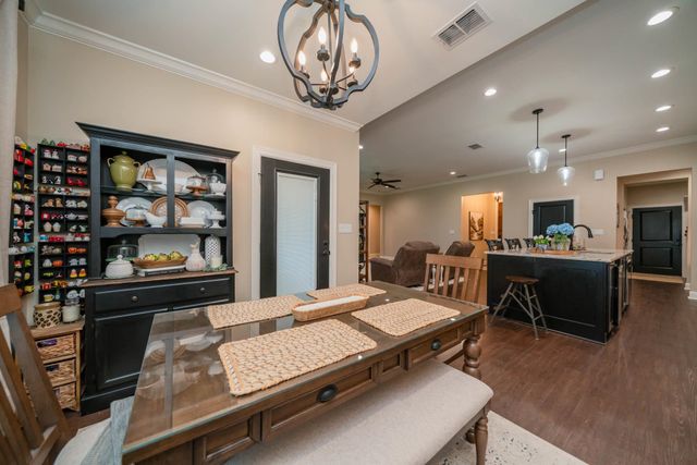 4521 Windsor Park Lane, Kilgore, TX 75662