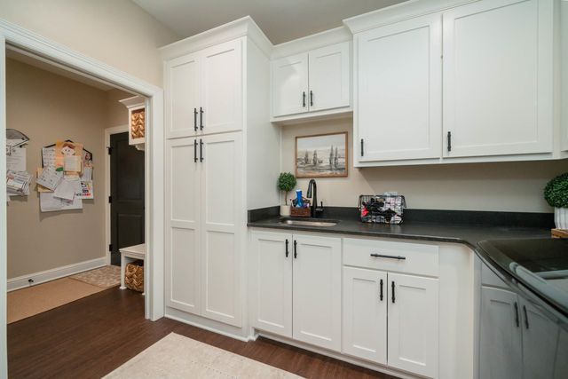 4521 Windsor Park Lane, Kilgore, TX 75662