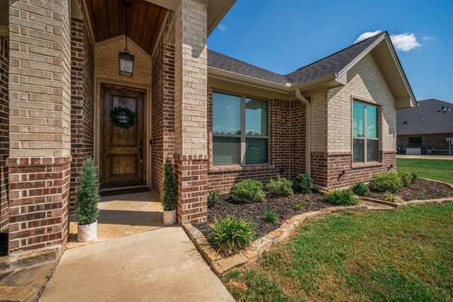 4521 Windsor Park Lane, Kilgore, TX 75662