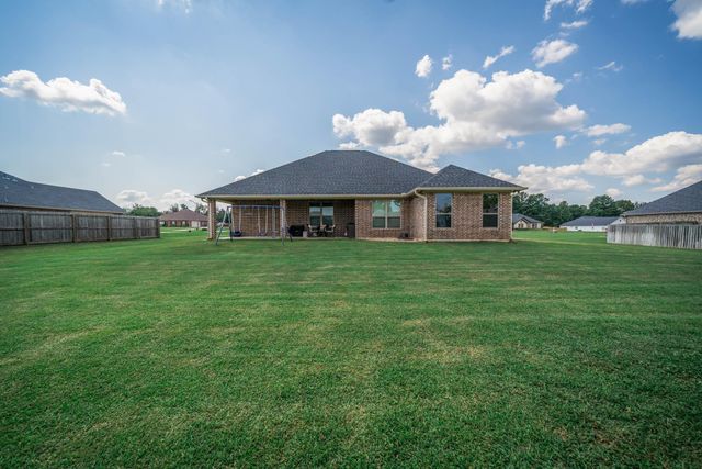 4521 Windsor Park Lane, Kilgore, TX 75662