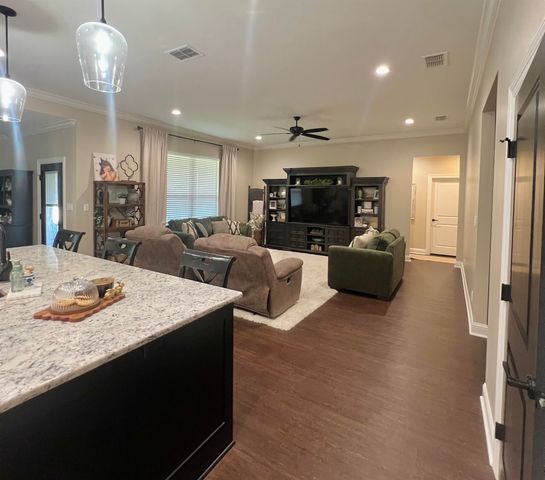 4521 Windsor Park Lane, Kilgore, TX 75662