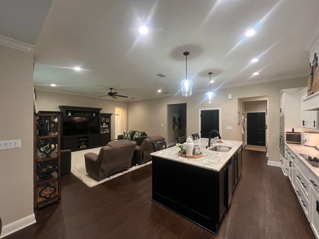 4521 Windsor Park Lane, Kilgore, TX 75662