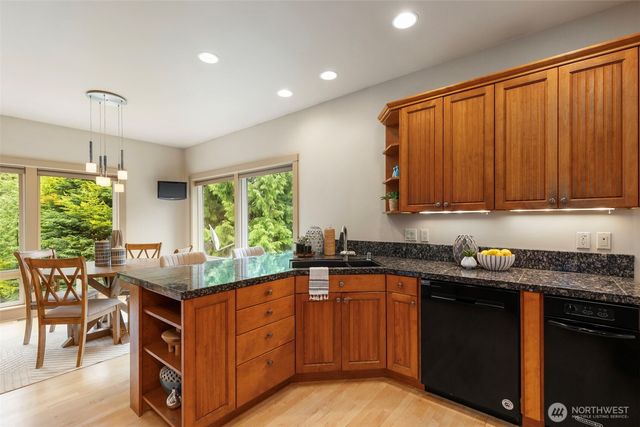 382 Windship Drive, Port Townsend, WA 98368