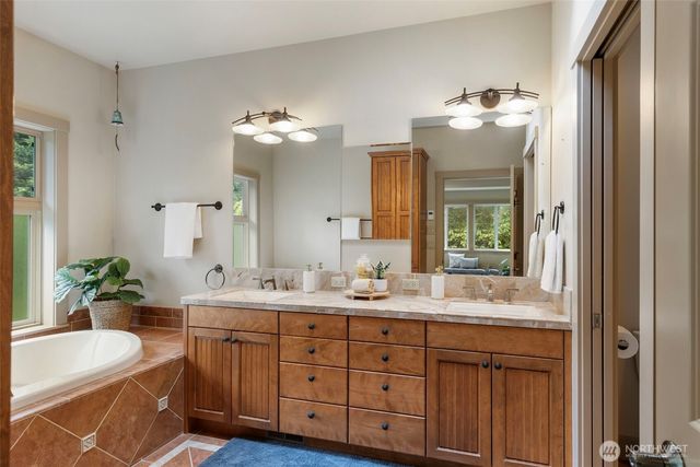 382 Windship Drive, Port Townsend, WA 98368