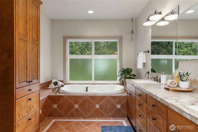 382 Windship Drive, Port Townsend, WA 98368