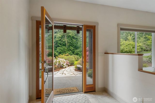 382 Windship Drive, Port Townsend, WA 98368