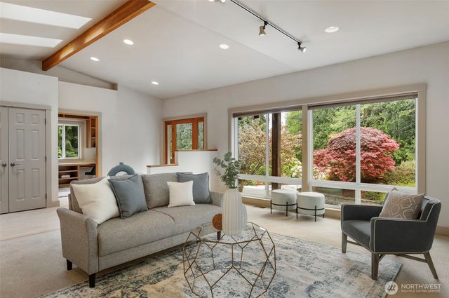 382 Windship Drive, Port Townsend, WA 98368