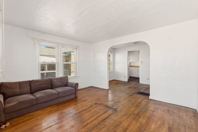 518 Kinley Avenue NW, Albuquerque, NM 87102