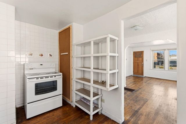 518 Kinley Avenue NW, Albuquerque, NM 87102