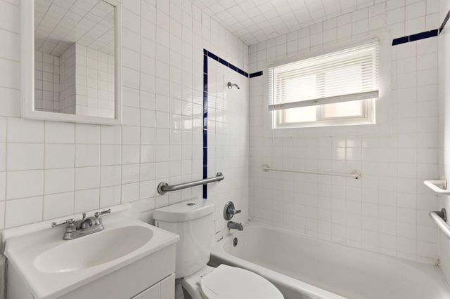 518 Kinley Avenue NW, Albuquerque, NM 87102