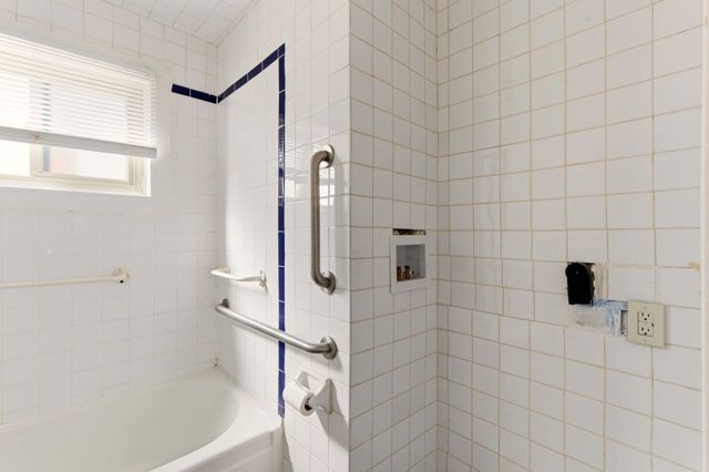 518 Kinley Avenue NW, Albuquerque, NM 87102